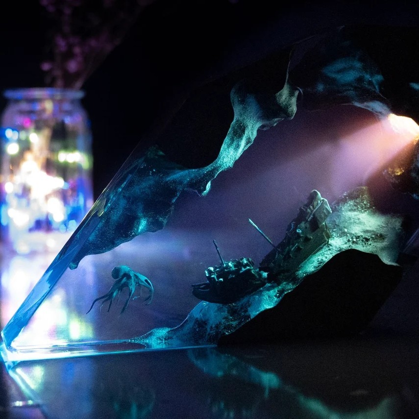 HOT SALE❗❗❗(50% OFF) Octopus Shipwreck Night Light Resin Wood Lamp Blue Ocean Miniature